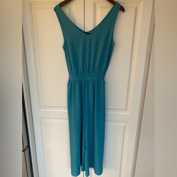 Women’s RW&CO jumpsuit. Small - Picture 2 of 4